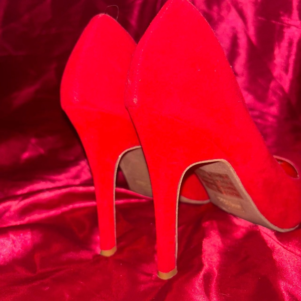 Charlotte Russe Vibrant Red Heels - Picture 3 of 4